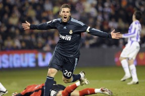 FIFA-足球巨星乱入NBA？德布劳内助快船逆转夺冠引热议